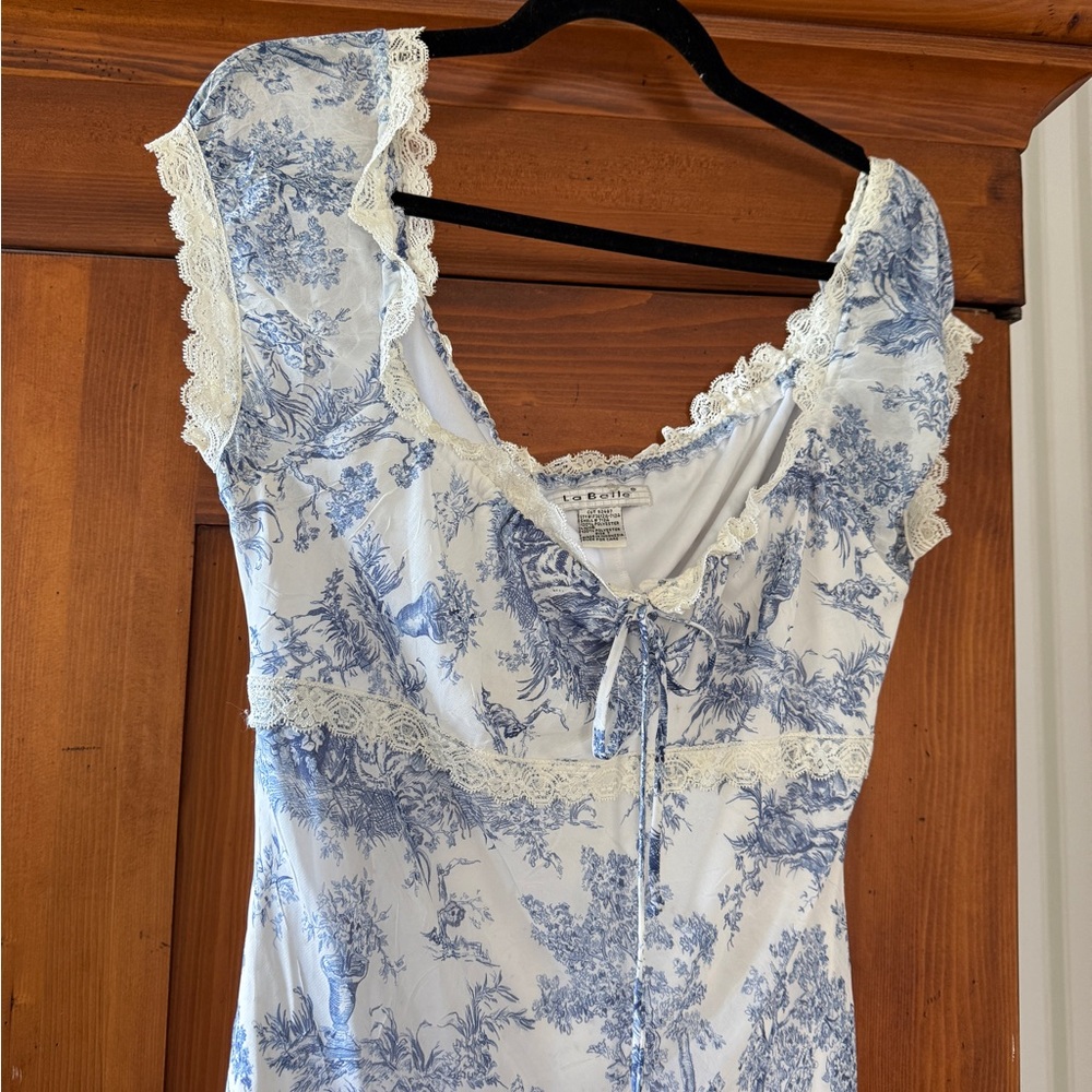 Vintage La Belle toile Blue and White Lace-Trimmed Dress